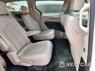 Zdjęcie 11 z 13 samochodu: 2017 CHRYSLER PACIFICA TOURING L VIN:2C4RC1BGXHR638109 - miniatura