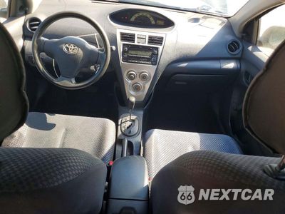 Zdjęcie 8 z 13 samochodu: 2008 TOYOTA YARIS BASE VIN:JTDBT923981293513 - miniatura