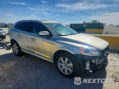 Czwarte zdjęcie samochodu z boku: 2017 VOLVO XC60 T5 INSCRIPTION VIN:YV440MRU5H2164274 - miniatura