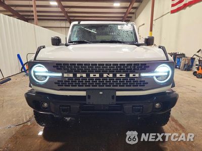 Piąte zdjęcie samochodu w środku: 2025 FORD BRONCO BADLANDS VIN:1FMEE9BPXSLA56823 - miniatura