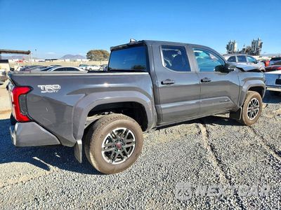 Trzecie zdjęcie samochodu z tyłu: 2026 TOYOTA TACOMA TRD SPORT VIN:3TMKB5FN7TM075234 - miniatura