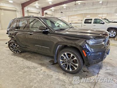 Czwarte zdjęcie samochodu z boku: 2022 JEEP GRAND CHEROKEE OVERLAND VIN:1C4RJHDG5N8544786 - miniatura