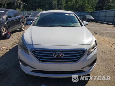 Piąte zdjęcie samochodu w środku: 2017 HYUNDAI SONATA SE VIN:5NPE24AF0HH581878 - miniatura