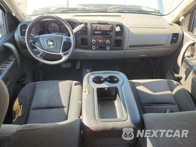 Zdjęcie 8 z 13 samochodu: 2011 CHEVROLET SILVERADO K1500 LS VIN:3GCPKREA4BG219475 - miniatura