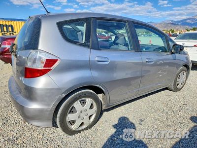 Trzecie zdjęcie samochodu z tyłu: 2010 HONDA FIT VIN:JHMGE8H21AS020590 - miniatura