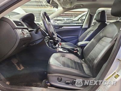Zdjęcie 7 z 12 samochodu: 2015 VOLKSWAGEN PASSAT SE VIN:1VWBT7A31FC106558 - miniatura