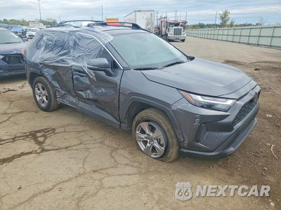 Czwarte zdjęcie samochodu z boku: 2025 TOYOTA RAV4 XLE VIN:2T3P1RFV1SW599900 - miniatura