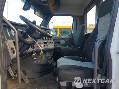 Zdjęcie 7 z 13 samochodu: 2018 FREIGHTLINER CASCADIA 126 SEMI TRUCK VIN:3AKJHLDV7JSJX5301 - miniatura
