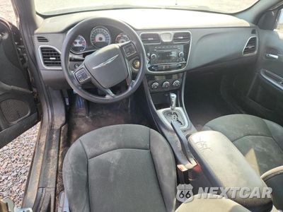 Zdjęcie 8 z 12 samochodu: 2012 CHRYSLER 200 LX VIN:1C3CCBAB4CN138930 - miniatura