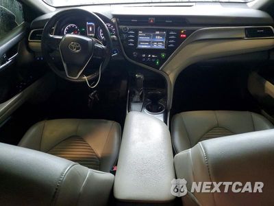 Zdjęcie 8 z 12 samochodu: 2018 TOYOTA CAMRY SE VIN:4T1B11HK5JU055051 - miniatura