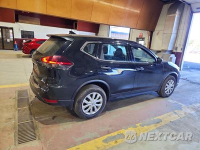 Trzecie zdjęcie samochodu z tyłu: 2019 NISSAN ROGUE S VIN:5N1AT2MV5KC788042 - miniatura