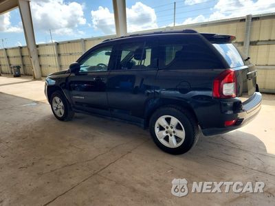 Drugie zdjęcie samochodu z przodu: 2016 JEEP COMPASS LATITUDE VIN:1C4NJCEA0GD788979 - miniatura