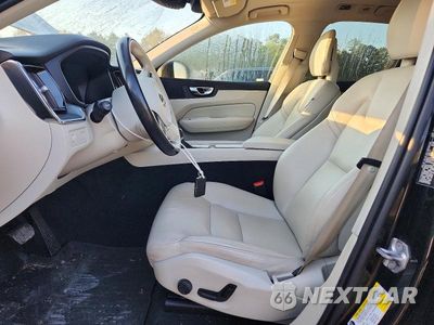 Zdjęcie 7 z 13 samochodu: 2018 VOLVO XC60 T5 VIN:LYV102RK2JB069457 - miniatura