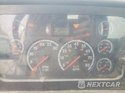 Zdjęcie 9 z 13 samochodu: 2004 STERLING A9500 SEMI TRUCK VIN:2FWJA3CV74AM90845 - miniatura