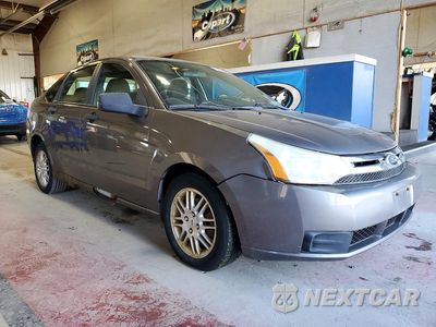 Czwarte zdjęcie samochodu z boku: 2011 FORD FOCUS SE VIN:1FAHP3FN6BW186782 - miniatura