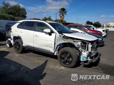 Czwarte zdjęcie samochodu z boku: 2024 TOYOTA RAV4 XLE VIN:2T3W1RFV2RC290458 - miniatura
