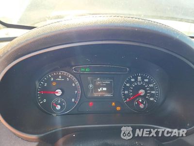 Zdjęcie 9 z 14 samochodu: 2016 KIA SORENTO LX VIN:5XYPG4A36GG168174 - miniatura