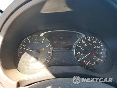 Zdjęcie 9 z 12 samochodu: 2016 NISSAN ALTIMA VIN:1N4AL3AP5GN325660 - miniatura