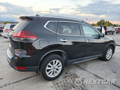 Trzecie zdjęcie samochodu z tyłu: 2018 NISSAN ROGUE SV VIN:5N1AT2MV5JC810507 - miniatura