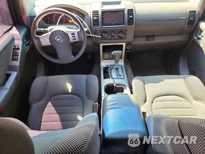 Zdjęcie 8 z 12 samochodu: 2005 NISSAN PATHFINDER XE VIN:5N1AR18U65C754366 - miniatura
