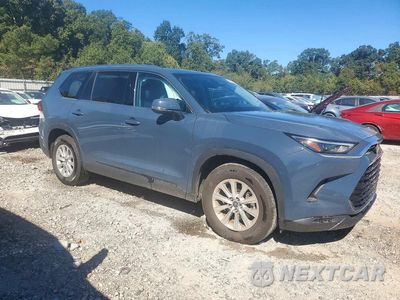 Czwarte zdjęcie samochodu z boku: 2026 TOYOTA GRAND HIGHLANDER XLE VIN:5TDAAAA5XTS044218 - miniatura