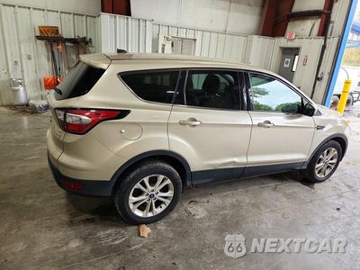 Trzecie zdjęcie samochodu z tyłu: 2017 FORD ESCAPE SE VIN:1FMCU0GDXHUC17615 - miniatura