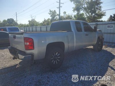 Trzecie zdjęcie samochodu z tyłu: 2011 CHEVROLET SILVERADO K1500 LT VIN:1GCRKSE30BZ229213 - miniatura