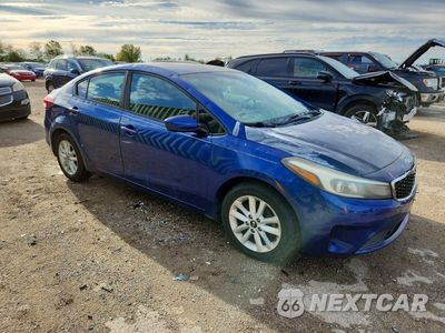 Czwarte zdjęcie samochodu z boku: 2017 KIA FORTE S VIN:3KPFL4A72HE135245 - miniatura
