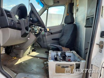 Zdjęcie 7 z 12 samochodu: 2015 MERCEDES-BENZ SPRINTER 2500 DELIVERY VAN VIN:WD3PE8DB7FP135366 - miniatura