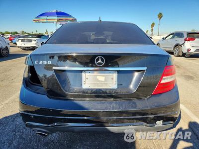 Zdjęcie 6 z 13 samochodu: 2013 MERCEDES-BENZ C 250 VIN:WDDGF4HB2DA799893 - miniatura