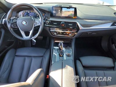 Zdjęcie 8 z 12 samochodu: 2019 BMW 530E VIN:WBAJA9C55KB393947 - miniatura