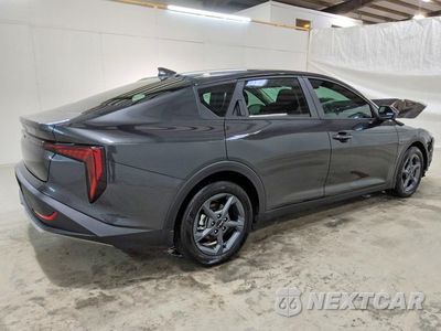 Trzecie zdjęcie samochodu z tyłu: 2026 KIA K4 LXS VIN:3KPFT4DE1TE322172 - miniatura