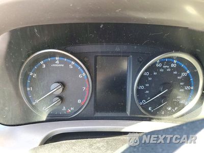 Zdjęcie 9 z 13 samochodu: 2018 TOYOTA RAV4 XLE VIN:JTMRFREV7JJ243976 - miniatura