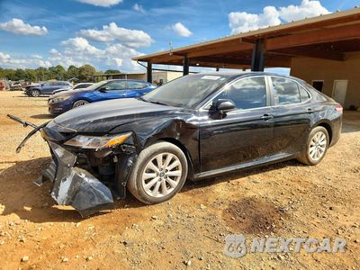 2020 TOYOTA CAMRY LE 4T1C11AK9LU928270 - główne zdjęcie licytacji z USA - miniatura