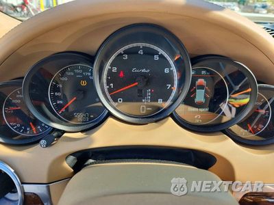 Zdjęcie 9 z 13 samochodu: 2012 PORSCHE CAYENNE TURBO VIN:WP1AC2A27CLA84701 - miniatura