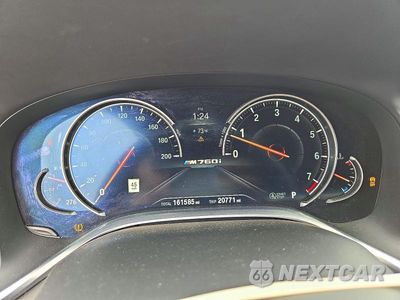 Zdjęcie 9 z 12 samochodu: 2018 BMW M760 XI VIN:WBA7H6C5XJG614853 - miniatura