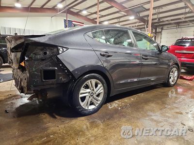 Trzecie zdjęcie samochodu z tyłu: 2020 HYUNDAI ELANTRA VALUE EDITION VIN:5NPD84LF4LH623856 - miniatura