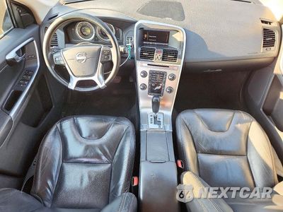 Zdjęcie 8 z 13 samochodu: 2012 VOLVO XC60 T6 VIN:YV4902DZ2C2299430 - miniatura