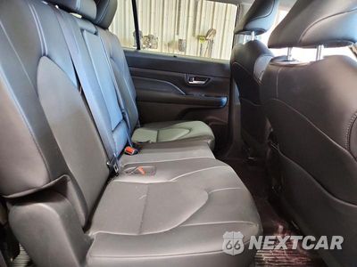Zdjęcie 10 z 12 samochodu: 2025 TOYOTA GRAND HIGHLANDER HYBRID XLE VIN:5TDACAB53SS058758 - miniatura