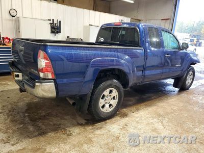 Trzecie zdjęcie samochodu z tyłu: 2015 TOYOTA TACOMA V6 VIN:5TFUU4EN0FX126540 - miniatura