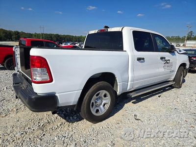 Trzecie zdjęcie samochodu z tyłu: 2022 RAM 1500 TRADESMAN VIN:1C6RREGT0NN435919 - miniatura