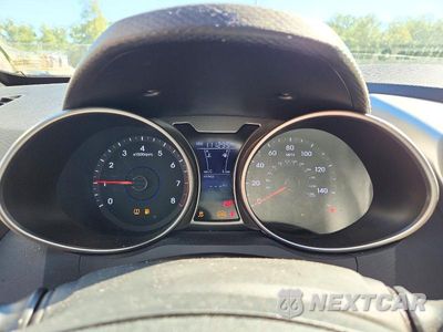 Zdjęcie 9 z 13 samochodu: 2012 HYUNDAI VELOSTER BASE VIN:KMHTC6ADXCU084488 - miniatura