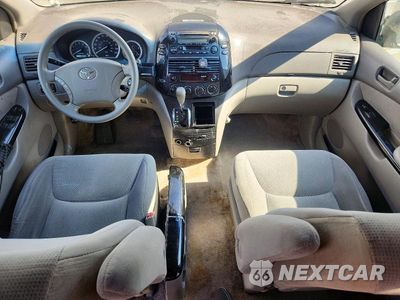 Zdjęcie 8 z 13 samochodu: 2005 TOYOTA SIENNA LE 8 PASSENGER VIN:5TDZA23CX5S277670 - miniatura