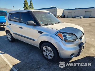 Czwarte zdjęcie samochodu z boku: 2011 KIA SOUL BASE VIN:KNDJT2A16B7313529 - miniatura