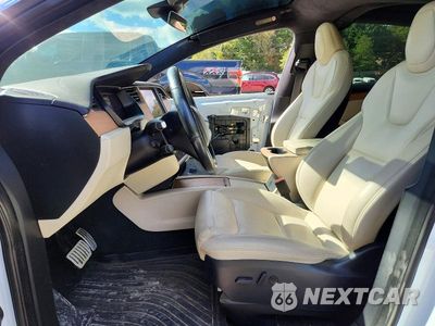 Zdjęcie 7 z 14 samochodu: 2020 TESLA MODEL X VIN:5YJXCDE46LF280618 - miniatura