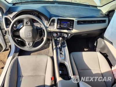 Zdjęcie 8 z 12 samochodu: 2021 HONDA HR-V LX VIN:3CZRU6H39MM737045 - miniatura