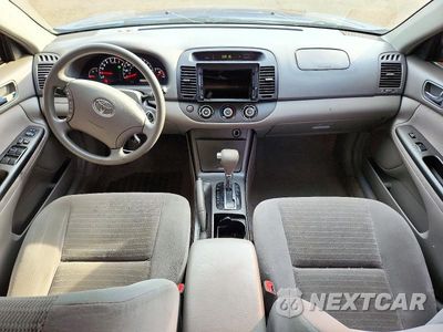 Zdjęcie 8 z 13 samochodu: 2005 TOYOTA CAMRY LE VIN:4T1BE32K35U059596 - miniatura