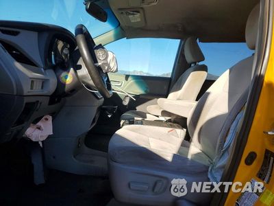 Zdjęcie 7 z 13 samochodu: 2017 TOYOTA SIENNA LE VIN:5TDKZ3DCXHS804240 - miniatura