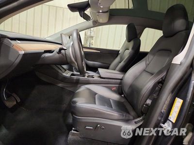 Zdjęcie 7 z 12 samochodu: 2024 TESLA MODEL Y VIN:7SAYGDEE1RA254017 - miniatura