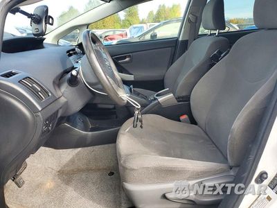 Zdjęcie 7 z 14 samochodu: 2015 TOYOTA PRIUS TWO VIN:JTDKN3DU7F0406410 - miniatura